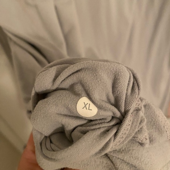 Lululemon Men’s XL long sleeve shirt - Picture 3 of 4